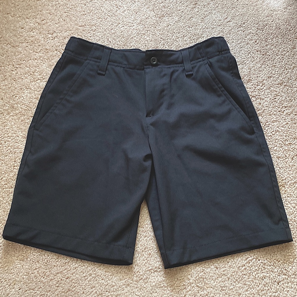 Under Armour Youth Boys Chicos Golf Shorts Size 12 NWT